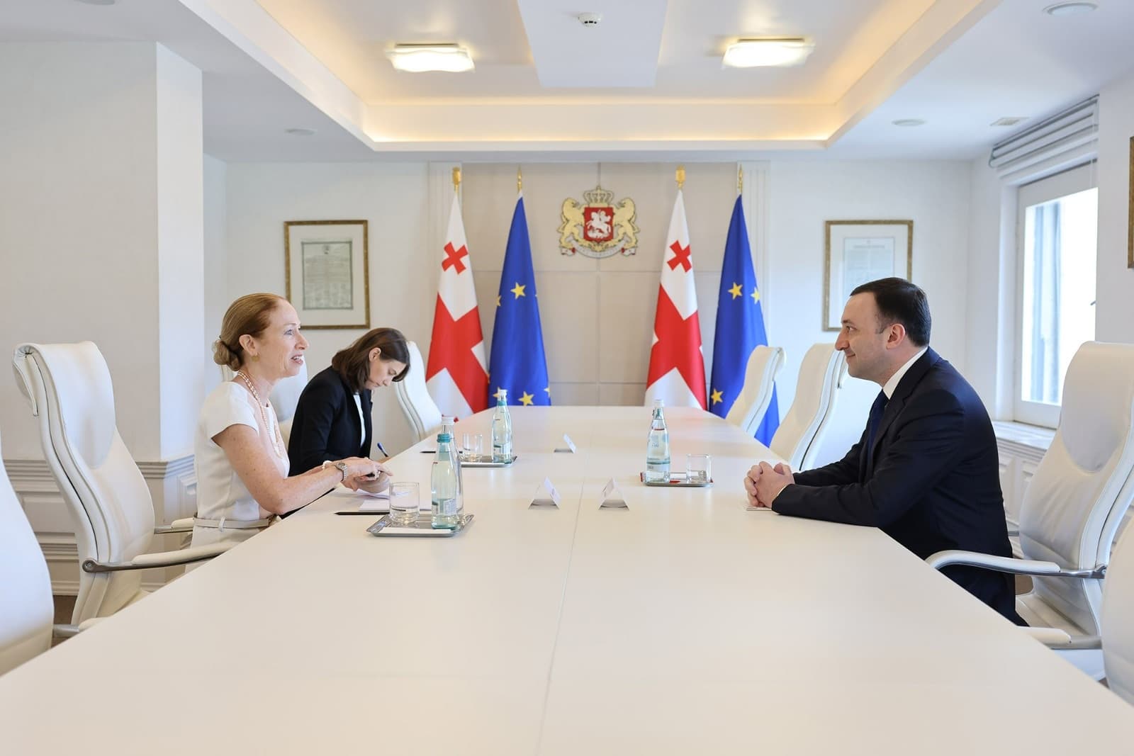 Frontnews image description