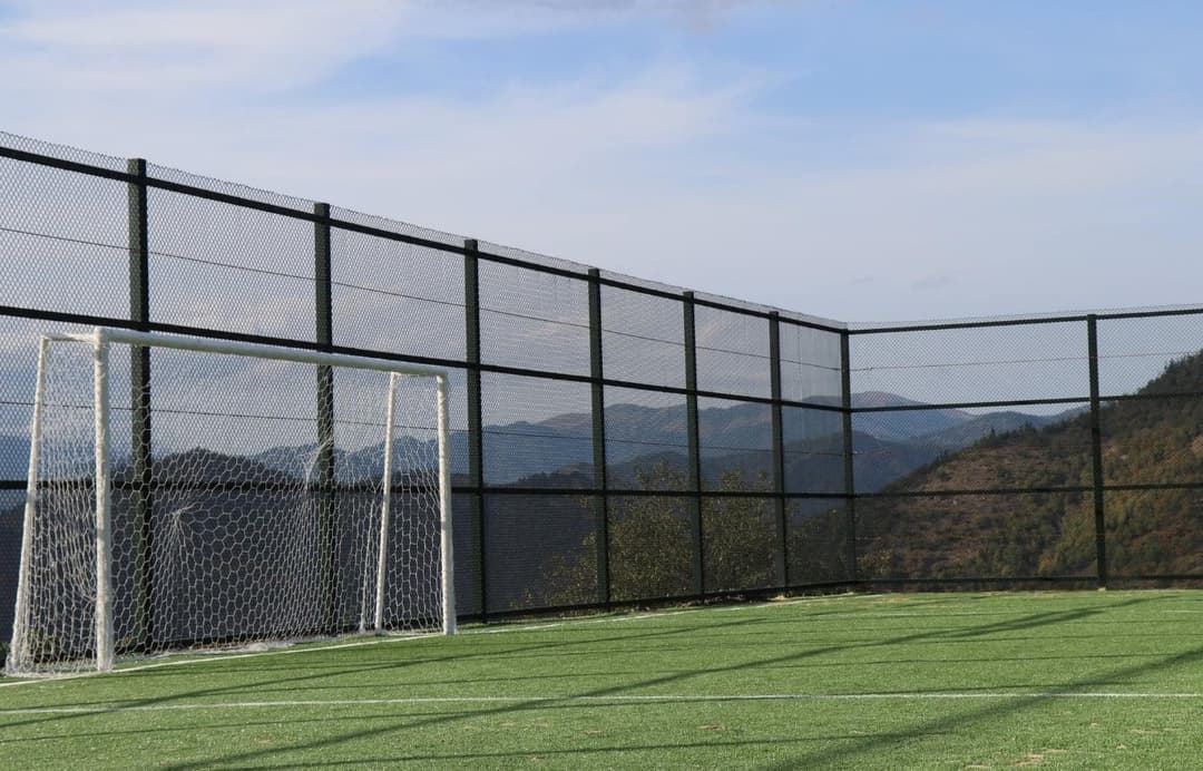 ბორჯომის მუნიციპალიტეტის სოფელ ტაძრისში სპორტული მოედნის მოწყობა დასრულდა