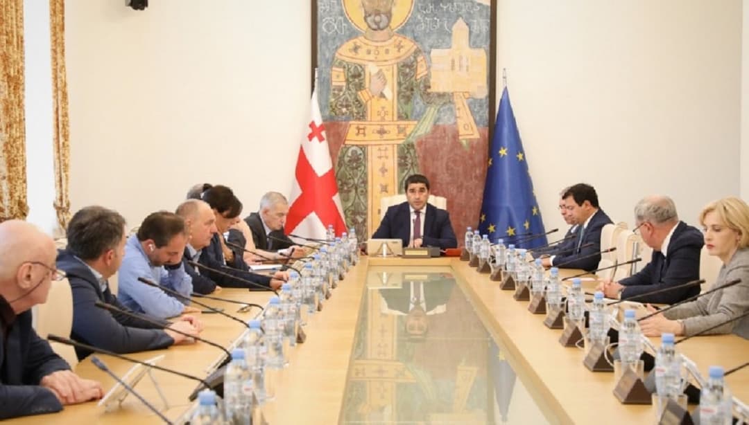 მიმდინარე სასესიო კვირაში პარლამენტი მინისტრის საათის ფორმატში თეა წულუკიანს, ინტერპელაციის ფორმატში – ზურაბ აზარაშვილს მოუსმენს