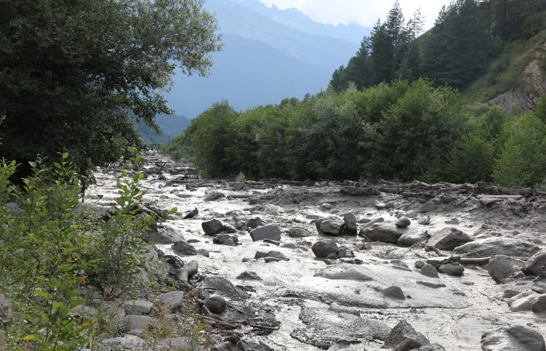 შოვში მეწყერს ორი ადამიანის სიცოცხლე ემსხვერპლა