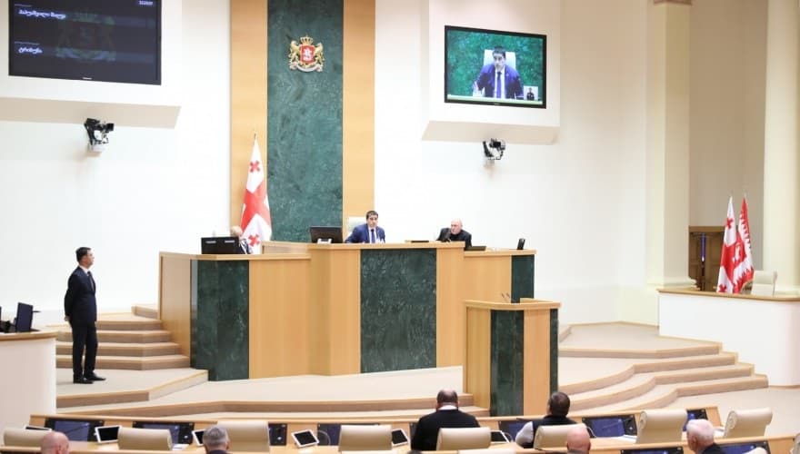 დეპუტატებმა ლევან მაჭავარიანის პარლამენტის წევრის უფლებამოსილების ცნობის საკითხს მხარი დაუჭირეს