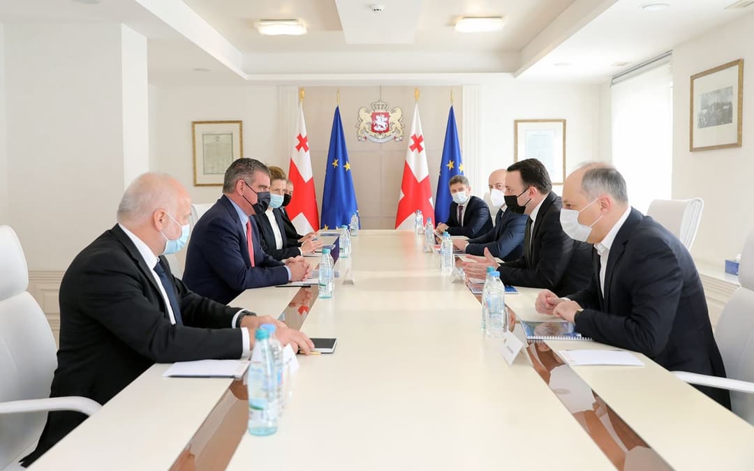 Georgian PM meets Stadler Rail AG chief, discusses possibility of building train manufacturing