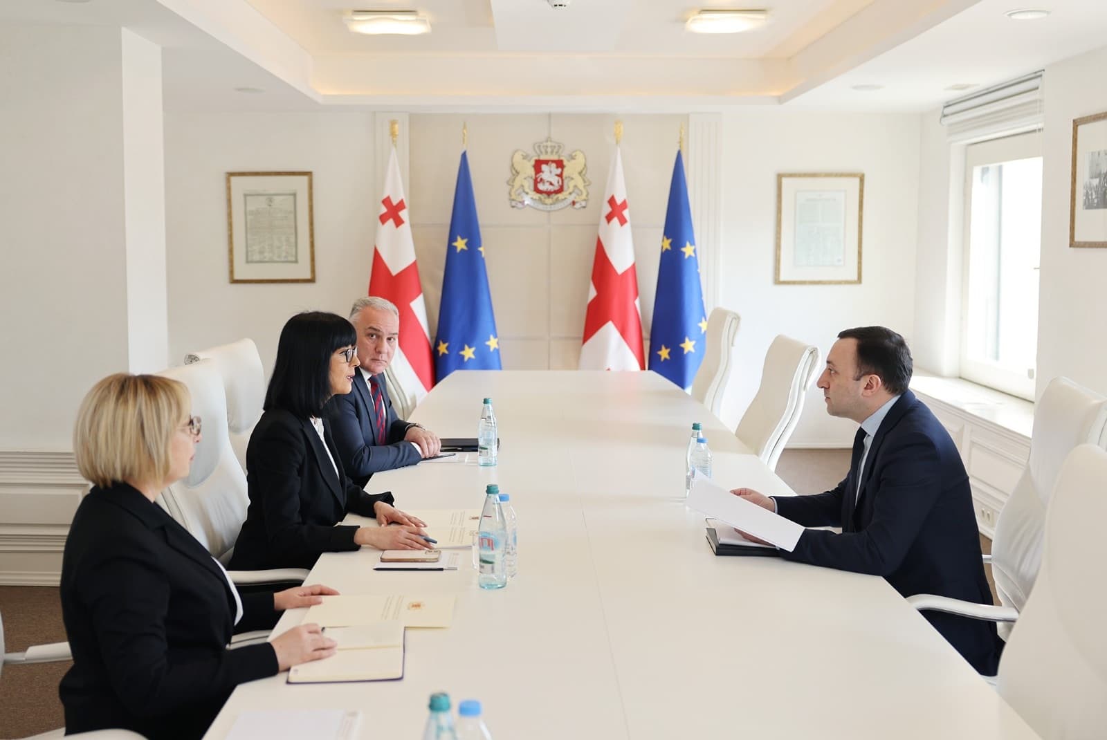 Frontnews image description