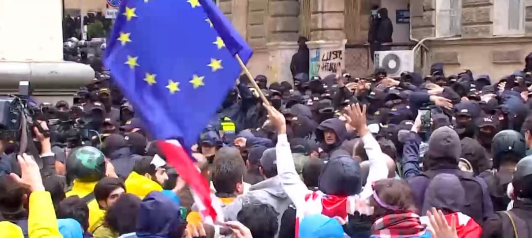 პარლამენტთან აქციის რამდენიმე მონაწილე დააკავეს