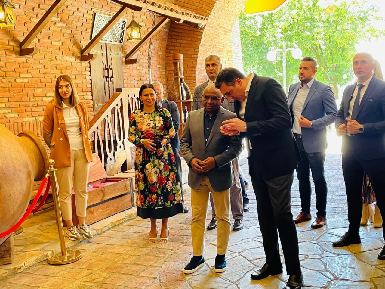 Frontnews image description