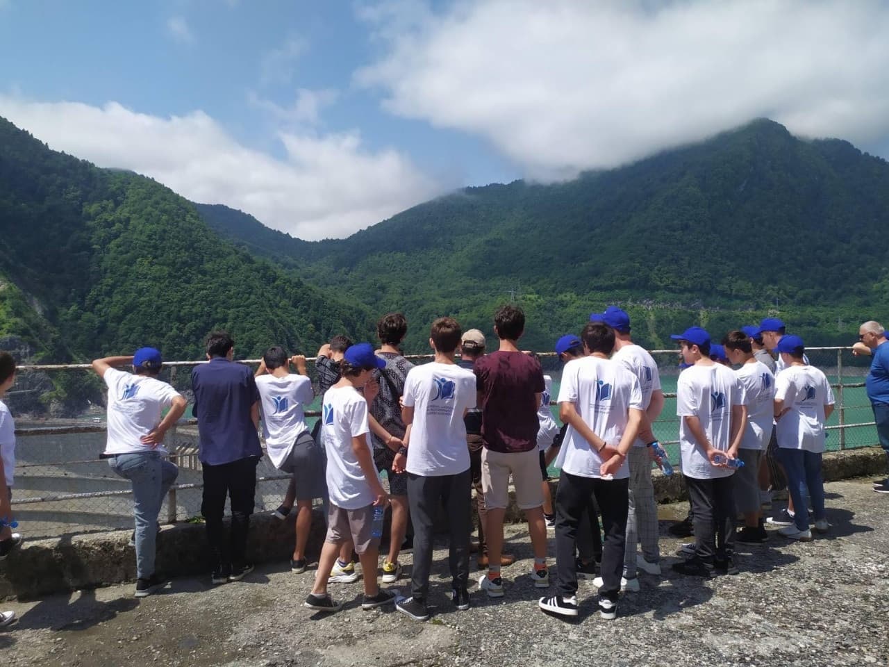 Frontnews image description