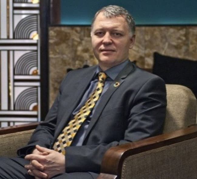 “მსოფლიო აგებს კორონავირუსთან ომში, რადგან აპოლიტიკური გადაწყვეტილებები არ მიიღება”