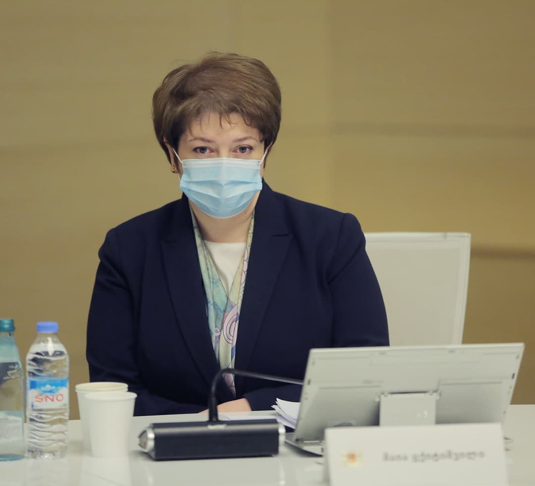 მაია ცქიტიშვილმა მსხვილი სავაჭრო ქსელების მენეჯმენტთან შეხვედრაზე 1 თებერვლიდან გახსნის გეგმასთან  დაკავშირებული საკითხები განიხილა