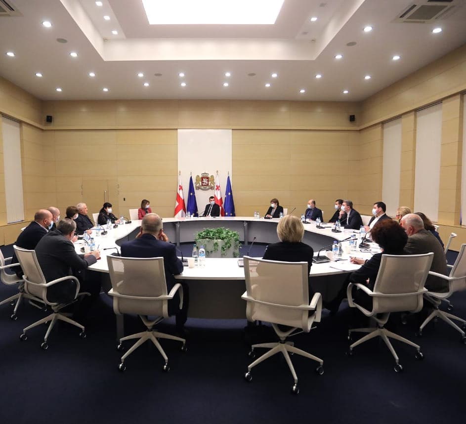 პრემიერ-მინისტრმა ვაქცინაციის პროცესის დაწყებისთვის მზადება და ეროვნული გეგმის აღსრულება კომისიის წევრებთან განიხილა