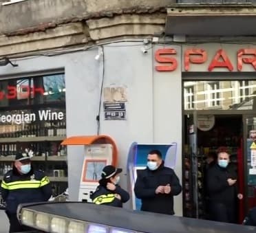 ჯგუფური ყაჩაღობის ბრალდებით თბილისში ორი პირი დააკავეს