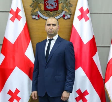 მთავრობის ადმინისტრაციას კახაბერ ქემოკლიძე უხელმძღვანელებს