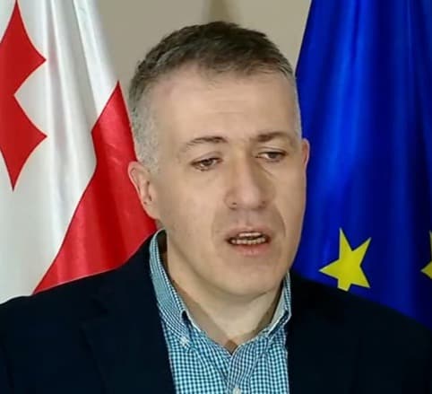 “მიიღეთ ეს ადამიანი პოლიტსაბჭოში და ყველამ შესაძლოა, მეტი სარგებელი ვნახოთ ბატონი თენგიზის გაწევრიანებით”