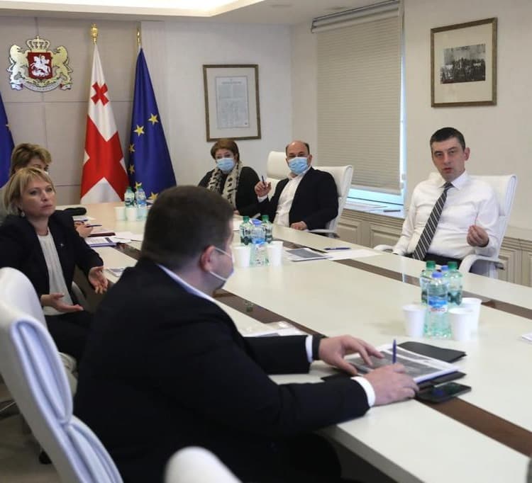 პრემიერ-მინისტრმა სახელმწიფო საწარმოების რეფორმის ფარგლებში მორიგი შეხვედრა საქართველოს ფოსტის შესახებ  გამართა