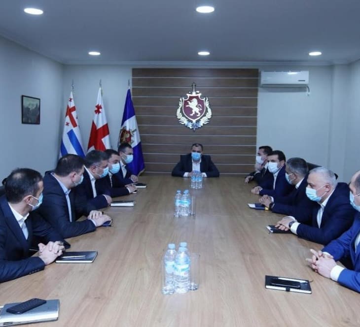 Frontnews image description