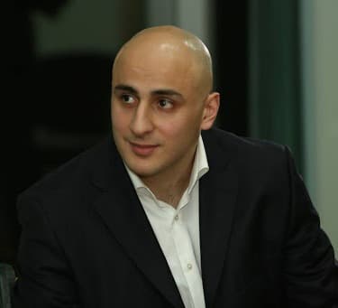 “ხვალ მე კი არა, თქვენ გეწურებათ ვადა – მოგიწევთ იმის გამოცხადება რას აპირებთ!”