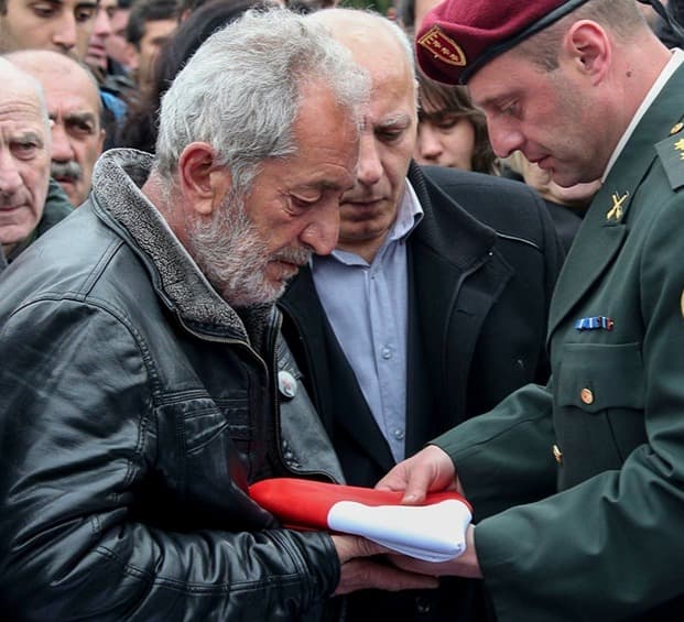 “დააკავონ ის 2 ადამიანი, რომ აღარ მოხდეს სხვა ადამიანების გატაცება და დაკავება, ბოლო იყოს ჩემი შვილი, კიდევ არავინ გამწარდეს”