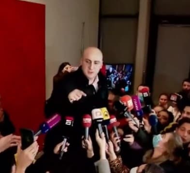 “გამოჩენისთანავე დავუპირისპიროთ ბევრი ტაში, სიმღერა, ოვაცია”