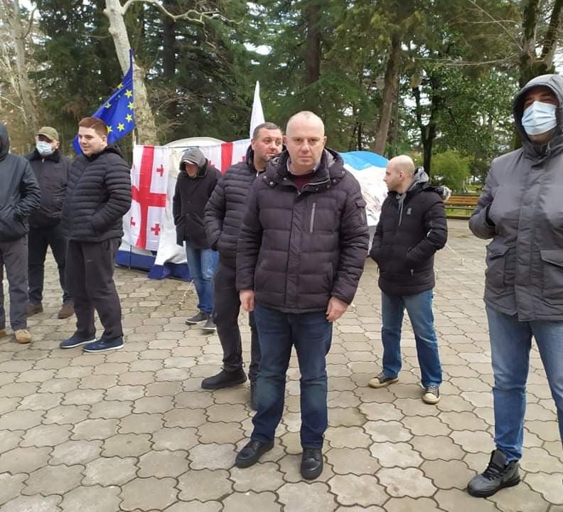 ქუთაისში, ცენტრალურ ბაღში გაშლილი საპროტესტო კარავი, თბილისში გადაინაცვლებს