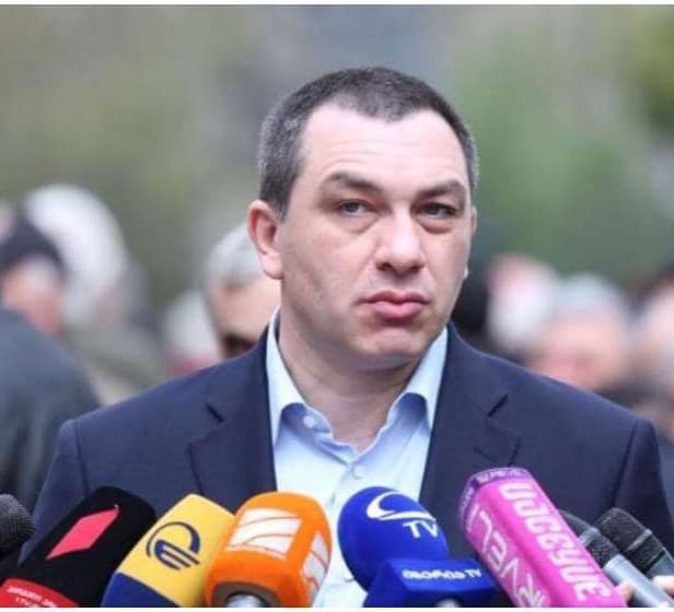 “ამ მსვლელობის მიზანია, ქვეყნის მომავლისთვის უაღრესად საშიში ხელისუფლების ჩამოცილება ძალაუფლებიდან მშვიდობიანად”