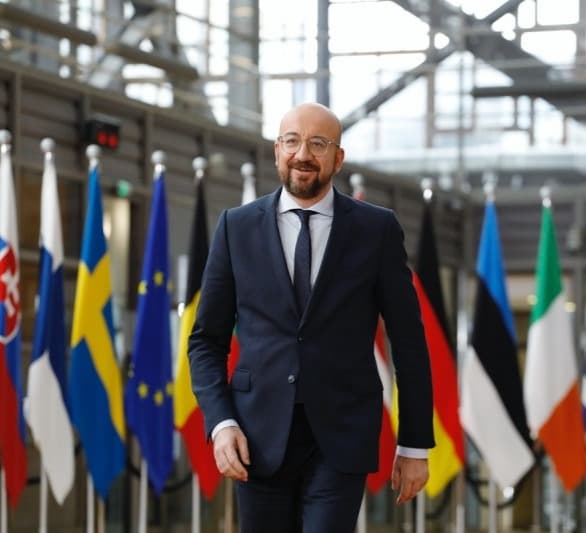 Frontnews image description