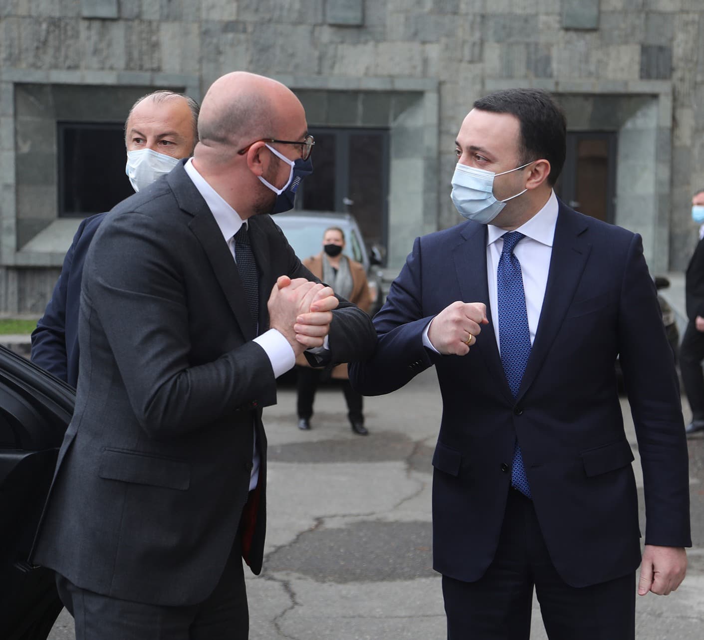 Frontnews image description