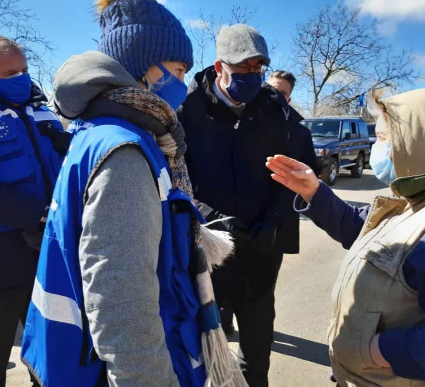 Frontnews image description