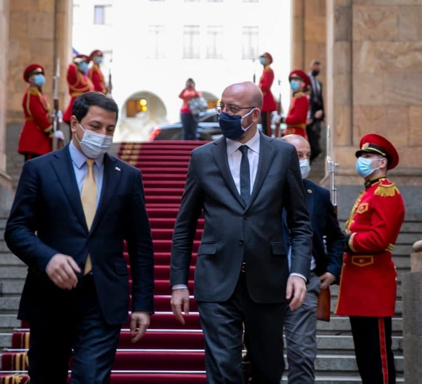 Frontnews image description