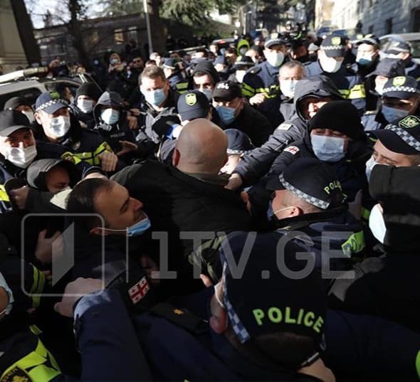 Frontnews image description