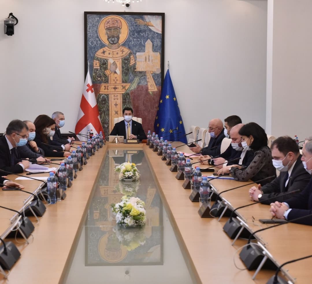 “პარლამენტი მტკიცედ უჭერს მხარს ანაკლიის პორტის პროექტს, რაც საკონსტიტუციო ჩანაწერით დასტურდება”