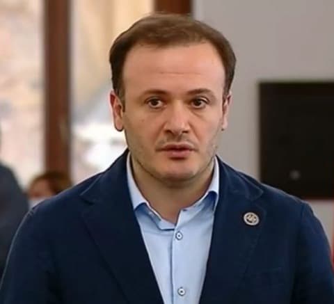 “ეს ოპოზიცია ჯერ ჩამოყალიბდეს რა უნდა, მერე მობრძანდნენ და წარმოადგინონ თავისი პოზიციები”