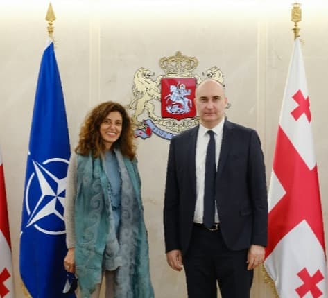 Frontnews image description