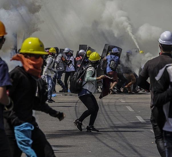 ‘We were told to shoot protesters’, say police who fled