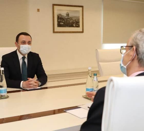 ოპოზიციასთან მოლაპარაკებებში პარტიის თავმჯდომარე, პარლამენტის თავმჯდომარე და პარლამენტის ვიცე-სპიკერი ჩაერთვებიან