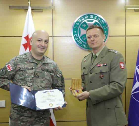 Frontnews image description