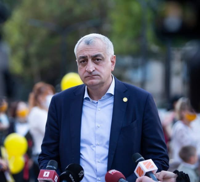 “ეს არც ერთი მხრიდან არ უნდა იყოს აღქმული, რომ ვიღაც ვიღაცას უგებს”