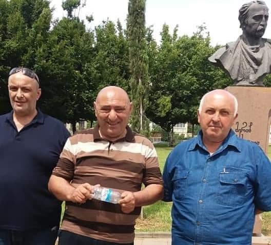 Frontnews image description