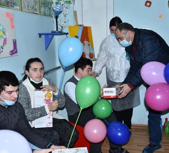 Frontnews image description