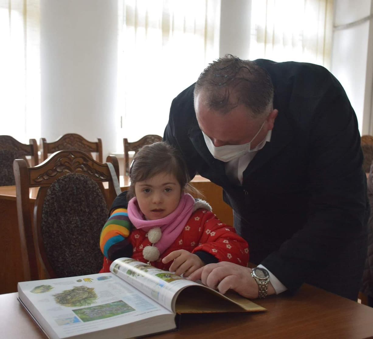 Frontnews image description