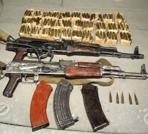 შსს-მ უკანონო იარაღი და საბრძოლო მასალა ამოიღო, დაკავებულია ერთი პირი