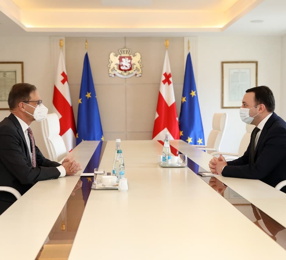 Frontnews image description