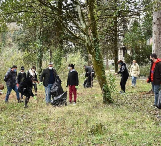 Frontnews image description