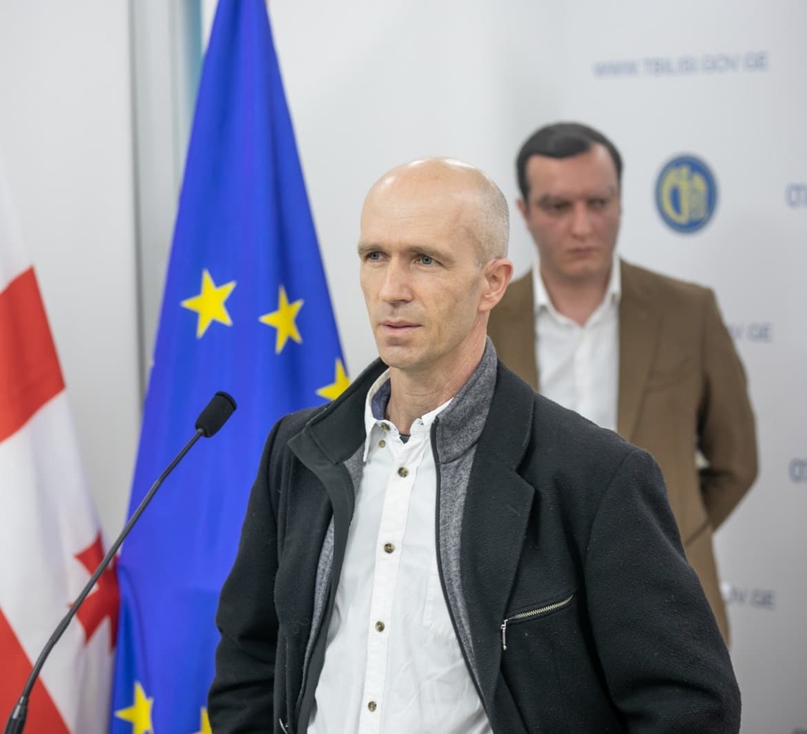 Frontnews image description