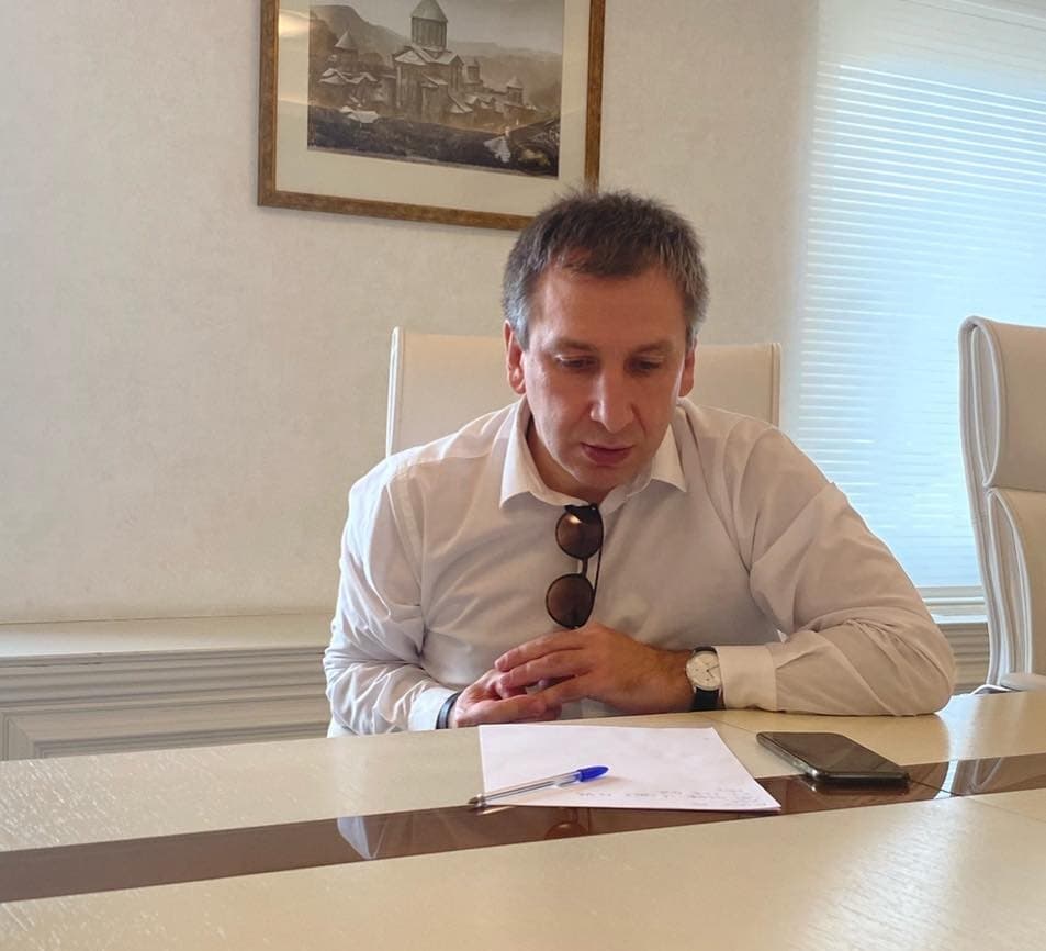 Frontnews image description