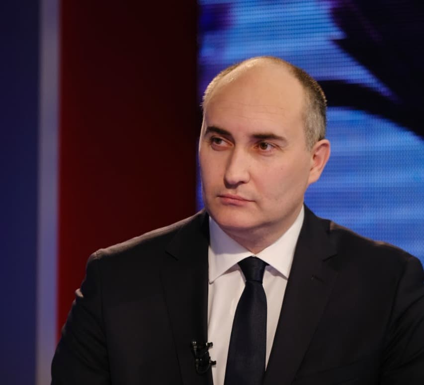 “სავალდებულო სამხედრო სამსახური არ გამივლია ლეგიტიმური მიზეზების გამო”