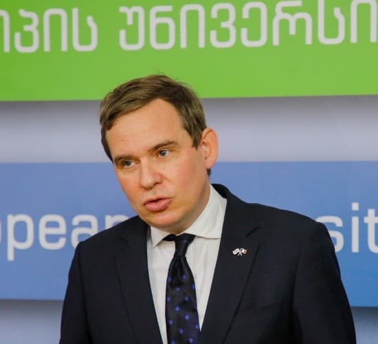 Frontnews image description