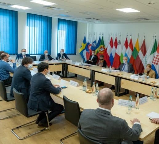 Frontnews image description