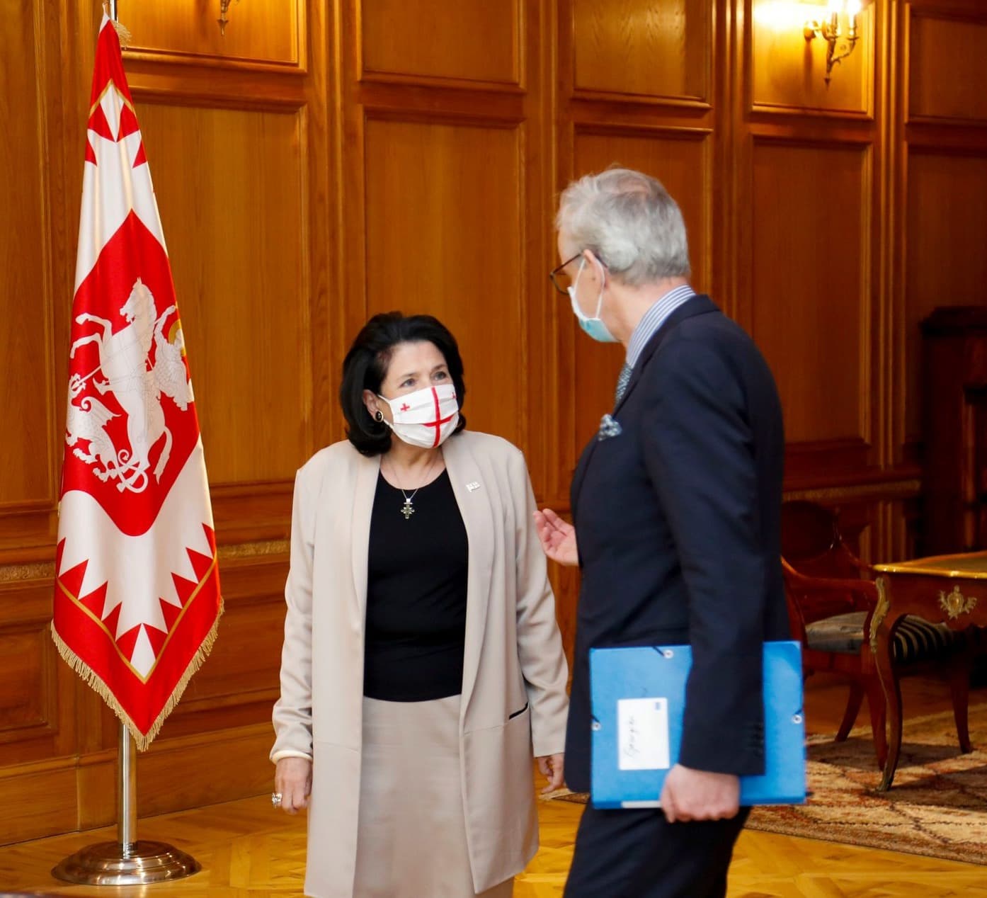 Frontnews image description