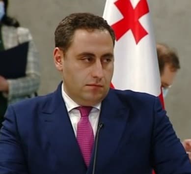 “ქართულმა ოცნებამ“ დღეს გადაწყვიტა, რომ ორიდან ერთი ადამიანი მძევლად დაიტოვოს”