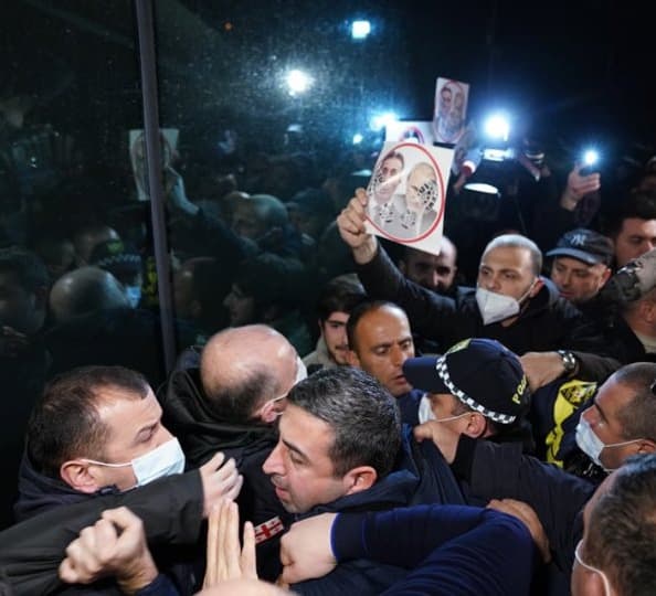 Frontnews image description