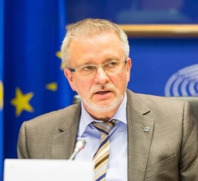 “ჩვენ შეგვიძლია, ევროპარლამენტის უმრავლესობით მივიღოთ ასეთი განცხადება, ფრაქციებს შორის სრული კონსესუსია”